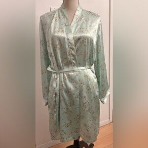 Jones New York Women’s Floral Satin Robe L/XL